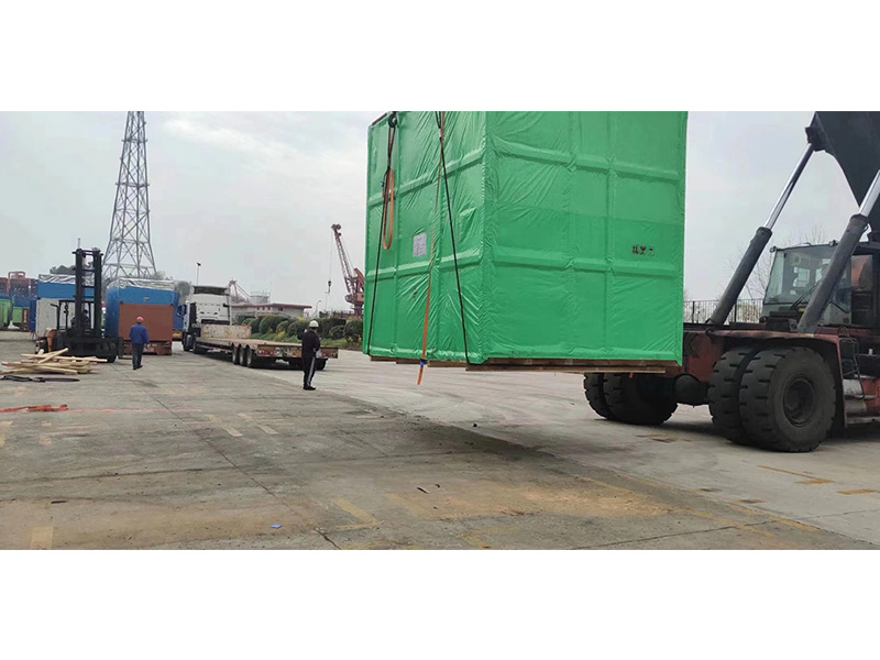 出(chu)口重型真(zhēn)空防雨包(bāo)裝