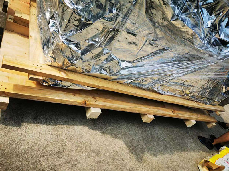 深圳(zhen)沙井顯(xiǎn)示設備(bèi)真空熏(xun)蒸出口(kou)包裝