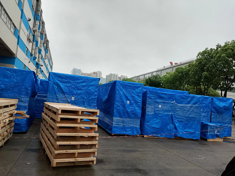 富士(shì)康真空防雨木(mu)箱