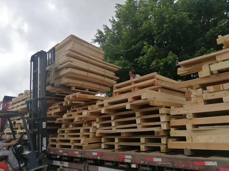 國(guo)内普通木(mù)箱裝車現(xian)場